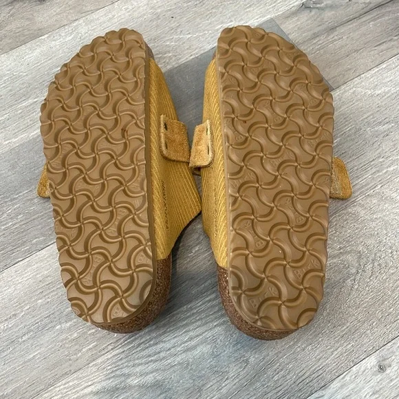 Birkenstock Kyoto Suede Embossed Sandals - Picture 9 of 10